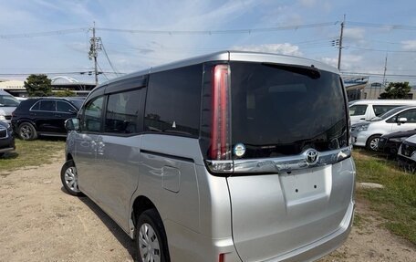 Toyota Noah III, 2021 год, 2 100 000 рублей, 7 фотография