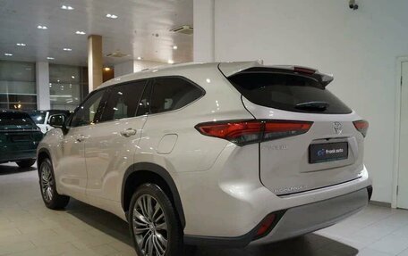 Toyota Highlander, 2025 год, 5 600 000 рублей, 5 фотография