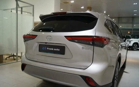 Toyota Highlander, 2025 год, 5 600 000 рублей, 6 фотография