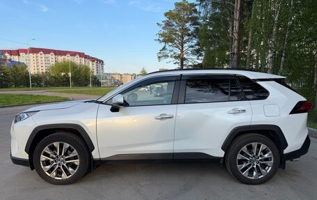 Toyota RAV4, 2022 год, 4 000 000 рублей, 5 фотография