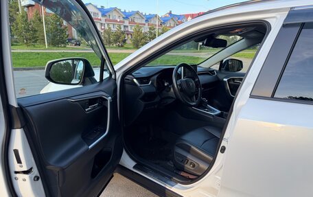 Toyota RAV4, 2022 год, 4 000 000 рублей, 10 фотография