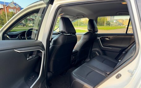 Toyota RAV4, 2022 год, 4 000 000 рублей, 11 фотография
