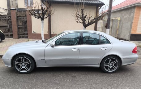 Mercedes-Benz E-Класс, 2005 год, 900 000 рублей, 5 фотография
