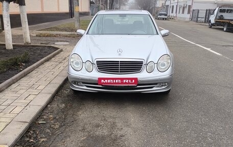 Mercedes-Benz E-Класс, 2005 год, 900 000 рублей, 3 фотография