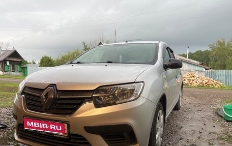 Renault Logan II, 2018 год, 560 000 рублей, 1 фотография