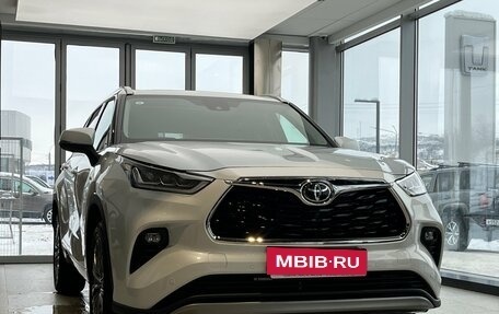 Toyota Highlander, 2026 год, 5 799 000 рублей, 33 фотография