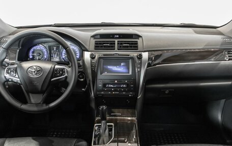 Toyota Camry, 2016 год, 1 990 000 рублей, 6 фотография