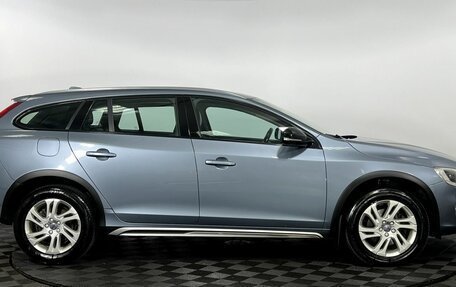 Volvo V60 Cross Country II, 2016 год, 2 075 000 рублей, 5 фотография