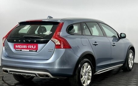 Volvo V60 Cross Country II, 2016 год, 2 075 000 рублей, 6 фотография