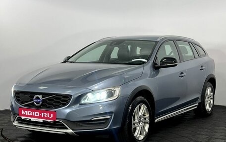Volvo V60 Cross Country II, 2016 год, 2 075 000 рублей, 2 фотография