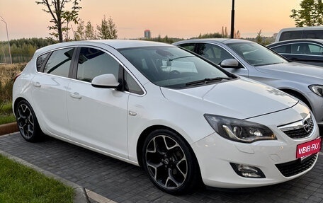 Opel Astra J, 2012 год, 910 000 рублей, 1 фотография