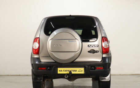 Chevrolet Niva I рестайлинг, 2018 год, 859 000 рублей, 6 фотография
