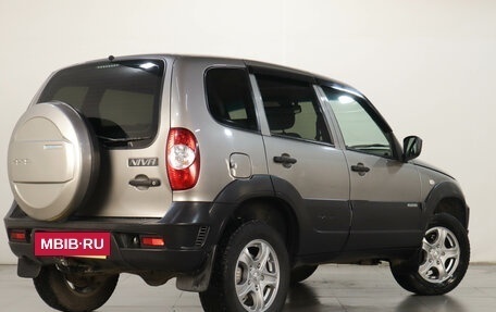 Chevrolet Niva I рестайлинг, 2018 год, 859 000 рублей, 7 фотография