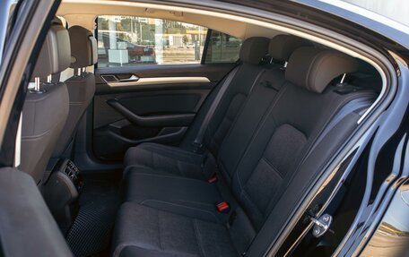 Volkswagen Passat B8 рестайлинг, 2018 год, 1 925 000 рублей, 17 фотография