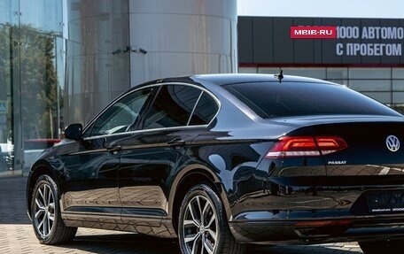 Volkswagen Passat B8 рестайлинг, 2018 год, 1 925 000 рублей, 8 фотография
