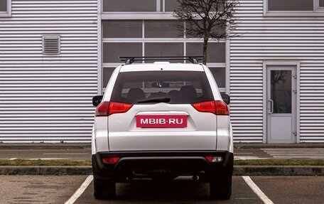 Mitsubishi Pajero Sport II рестайлинг, 2015 год, 1 395 000 рублей, 5 фотография