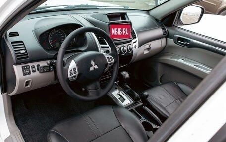 Mitsubishi Pajero Sport II рестайлинг, 2015 год, 1 395 000 рублей, 13 фотография