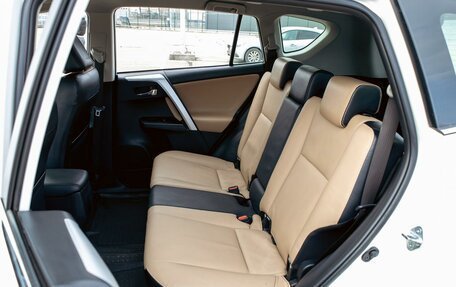 Toyota RAV4, 2019 год, 1 995 000 рублей, 16 фотография
