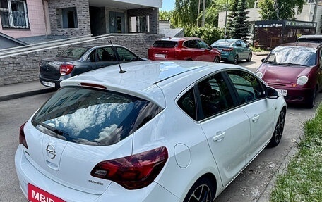 Opel Astra J, 2012 год, 910 000 рублей, 19 фотография