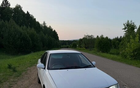 Nissan Sunny B15, 2000 год, 350 000 рублей, 2 фотография