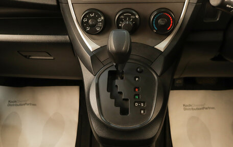 Toyota Ractis II, 2013 год, 889 000 рублей, 16 фотография