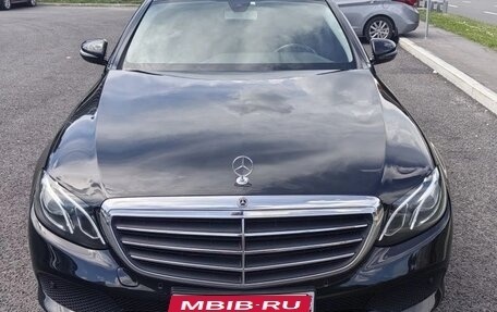 Mercedes-Benz E-Класс, 2018 год, 3 400 000 рублей, 1 фотография