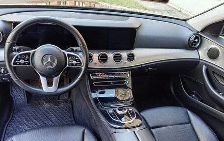 Mercedes-Benz E-Класс, 2018 год, 3 400 000 рублей, 9 фотография