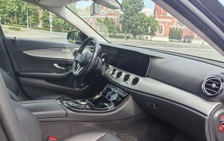 Mercedes-Benz E-Класс, 2018 год, 3 400 000 рублей, 13 фотография