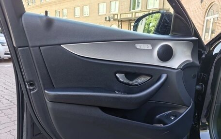 Mercedes-Benz E-Класс, 2018 год, 3 400 000 рублей, 14 фотография