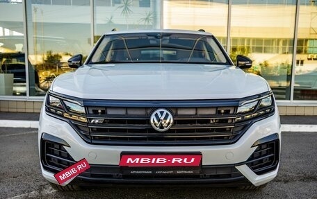 Volkswagen Touareg III, 2019 год, 4 598 000 рублей, 2 фотография