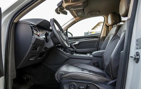 Volkswagen Touareg III, 2019 год, 4 598 000 рублей, 30 фотография