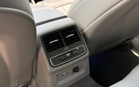 Audi A4, 2019 год, 2 290 000 рублей, 38 фотография