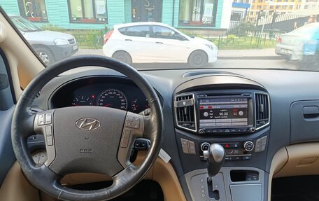 Hyundai H-1 II рестайлинг, 2016 год, 2 600 000 рублей, 5 фотография