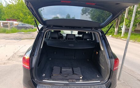 Volkswagen Touareg III, 2012 год, 1 990 000 рублей, 10 фотография