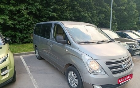 Hyundai H-1 II рестайлинг, 2016 год, 2 600 000 рублей, 2 фотография