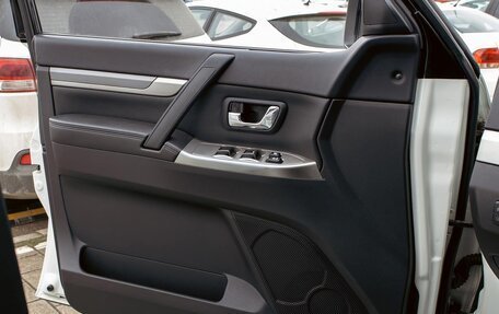 Mitsubishi Pajero IV, 2019 год, 2 295 000 рублей, 12 фотография