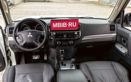 Mitsubishi Pajero IV, 2019 год, 2 295 000 рублей, 16 фотография