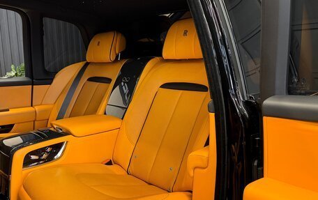 Rolls-Royce Cullinan, 2025 год, 58 000 000 рублей, 17 фотография