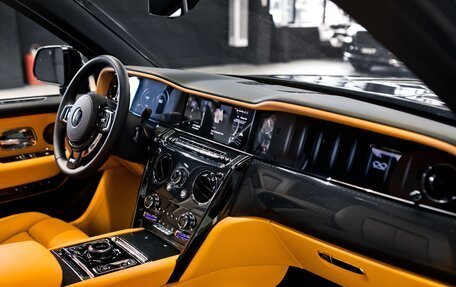 Rolls-Royce Cullinan, 2025 год, 58 000 000 рублей, 12 фотография