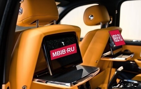 Rolls-Royce Cullinan, 2025 год, 58 000 000 рублей, 16 фотография