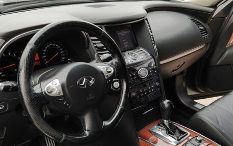 Infiniti FX II, 2010 год, 1 700 000 рублей, 24 фотография