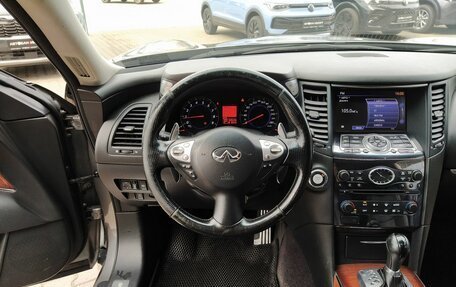 Infiniti FX II, 2010 год, 1 700 000 рублей, 29 фотография