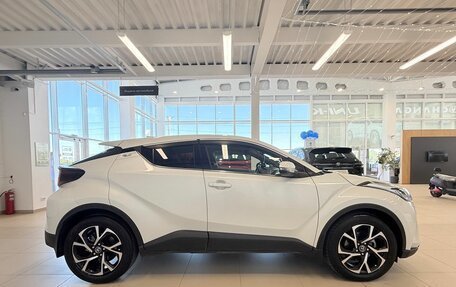 Toyota C-HR I рестайлинг, 2020 год, 2 699 900 рублей, 7 фотография
