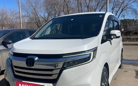 Honda Stepwgn IV, 2017 год, 2 250 000 рублей, 3 фотография