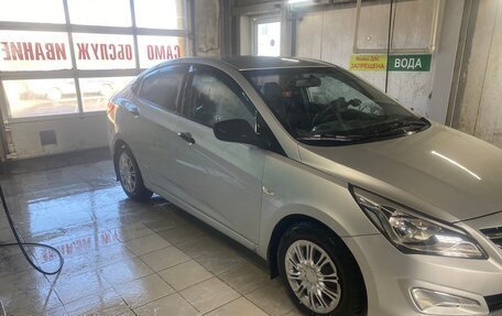 Hyundai Solaris II рестайлинг, 2014 год, 600 000 рублей, 5 фотография