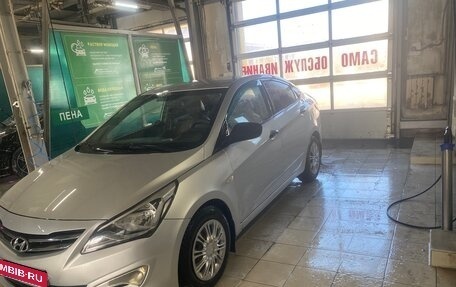 Hyundai Solaris II рестайлинг, 2014 год, 600 000 рублей, 4 фотография