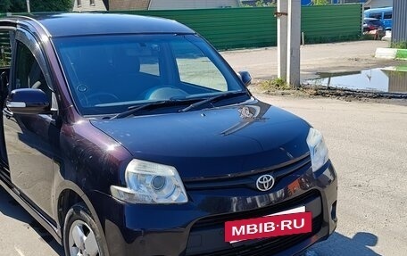Toyota Sienta I, 2014 год, 1 150 000 рублей, 4 фотография