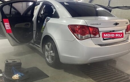 Chevrolet Cruze II, 2010 год, 420 000 рублей, 3 фотография