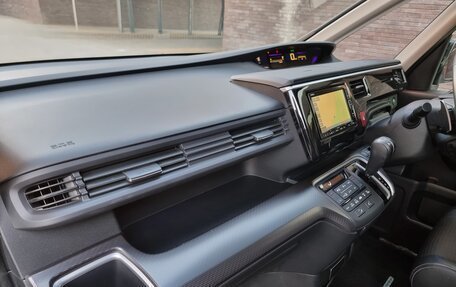 Honda Stepwgn IV, 2021 год, 3 290 000 рублей, 12 фотография