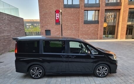 Honda Stepwgn IV, 2021 год, 3 290 000 рублей, 5 фотография
